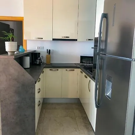 Apartment Seafront 2-bedroom Nika - *