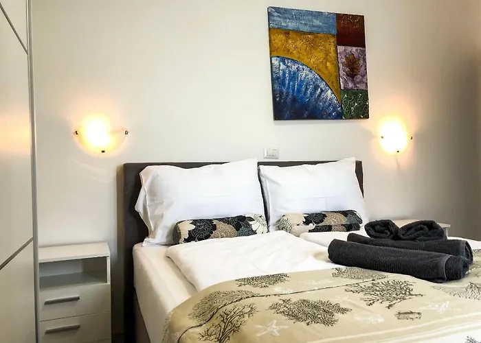 Nika Seafront - Rabac, Istria Apartman *