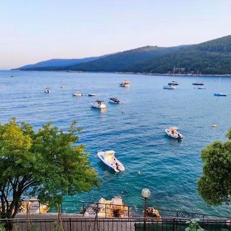 Seafront 2-bedroom Nika - Rabac