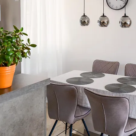 アパート Nika Seafront - Rabac, Istria ラバック